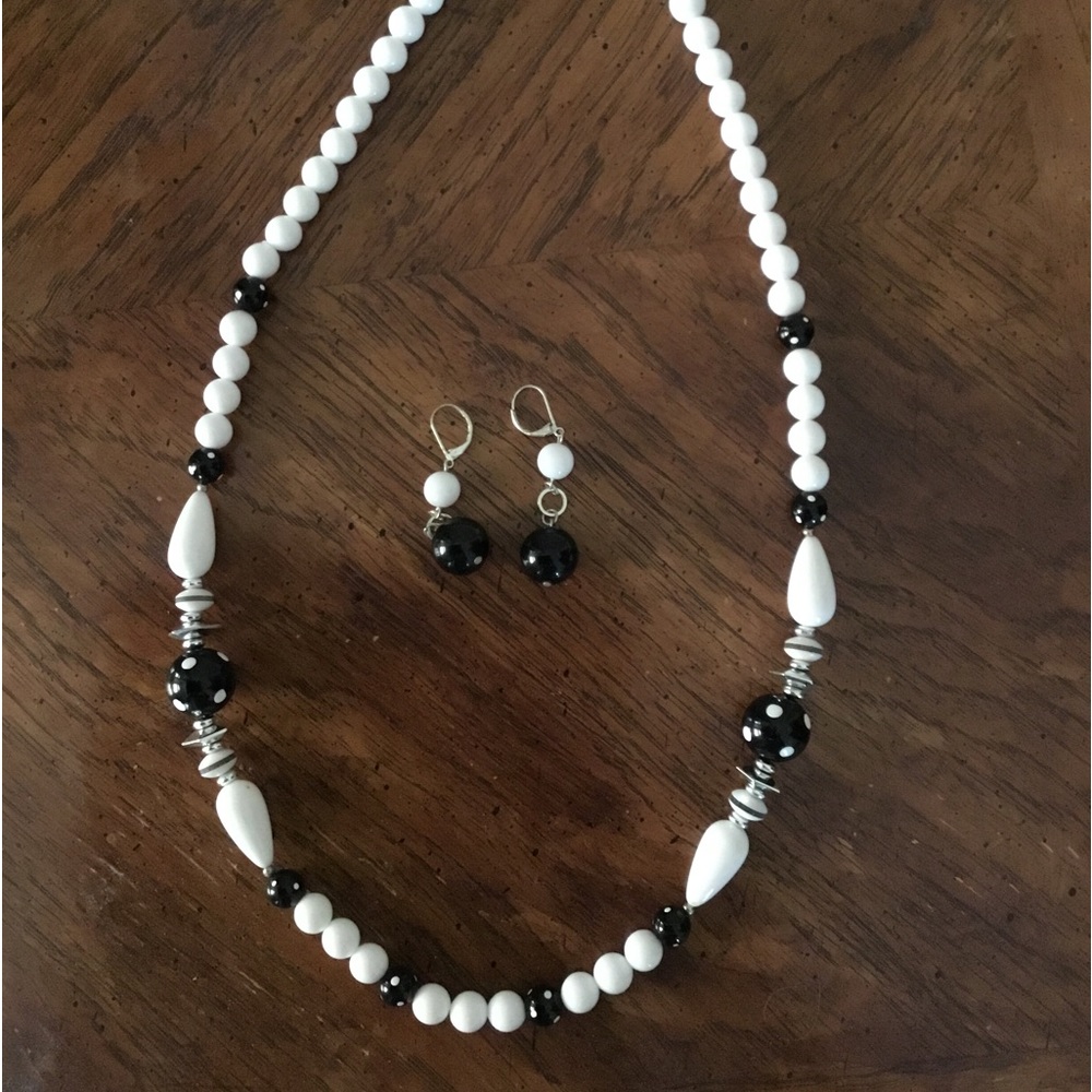 Vintage Black and White Bead Necklace Earring Set